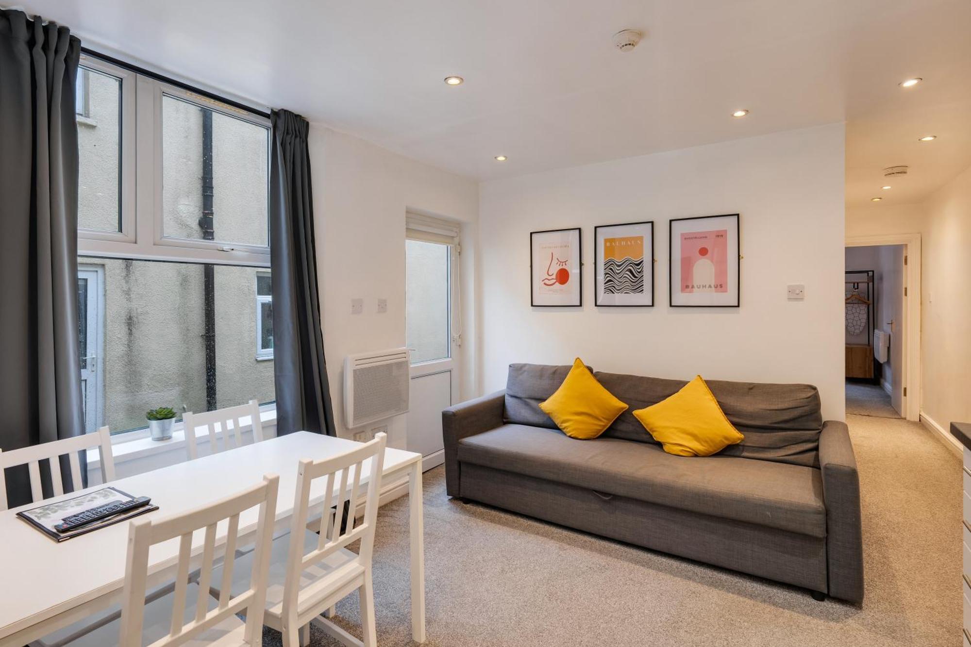 2 Bedroom Aprtmnt For Upto 6 Nr Centre, Uni &Parks Cardiff Esterno foto